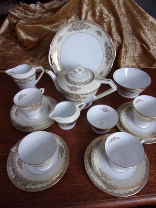 Noritake 18 Piece Gilded Tea Set Rare Komaru Mark 1911-1930
