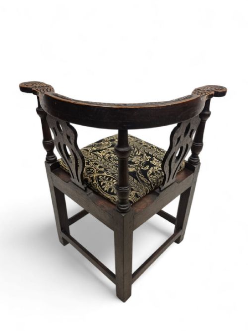 ANTIQUE CARVED CORNER CHAIR C1900 - ADDITIONAL PHOTO 5