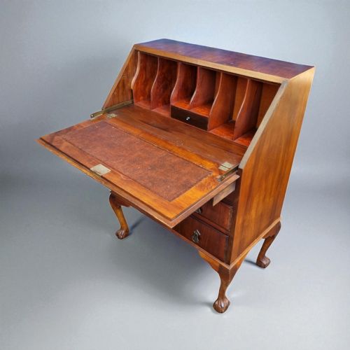 ANTIQUE MAHOGANY BUREAU QUEEN ANNE STYLE C1930 - ADDITIONAL PHOTO 3