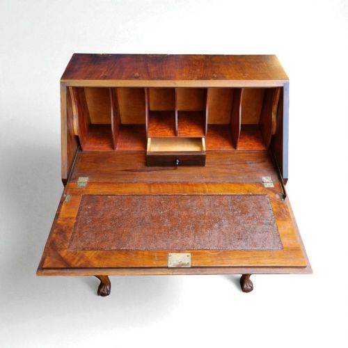 ANTIQUE MAHOGANY BUREAU QUEEN ANNE STYLE C1930 - ADDITIONAL PHOTO 4