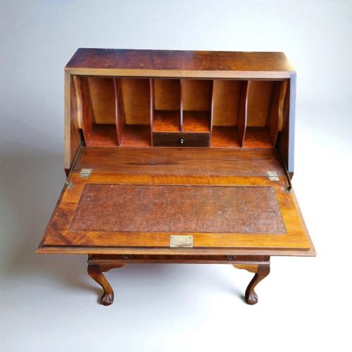 ANTIQUE MAHOGANY BUREAU QUEEN ANNE STYLE C1930 - ADDITIONAL PHOTO 8