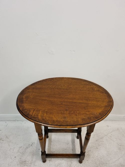 ANTIQUE EDWARDIAN OAK OVAL SIDE TABLE - ADDITIONAL PHOTO 3