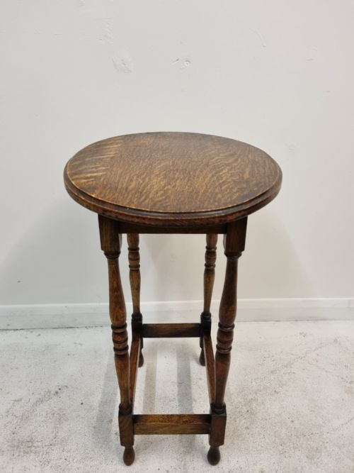 ANTIQUE OAK SIDE OCCASIONAL OVAL HALL TABLE - ADDITIONAL PHOTO 1