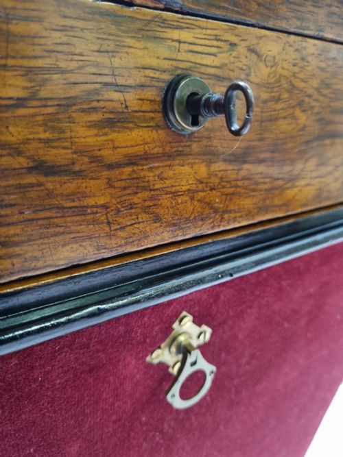 ANTIQUE VICTORIAN ROSEWOOD WORK TABLE SEWING TABLE MID19TH CENTURY - ADDITIONAL PHOTO 2