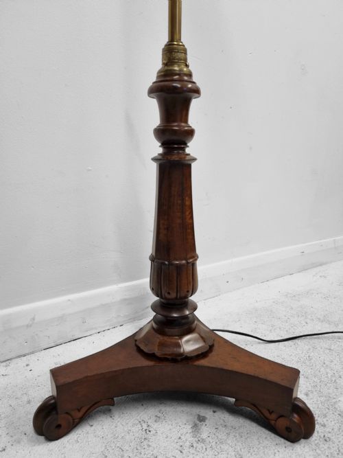 VINTAGE MAHOGANY BRASS FLOOR LAMP WITH TRIPLE GLASS SHADES C1930S - ADDITIONAL PHOTO 5