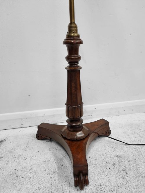 VINTAGE MAHOGANY BRASS FLOOR LAMP WITH TRIPLE GLASS SHADES C1930S - ADDITIONAL PHOTO 6