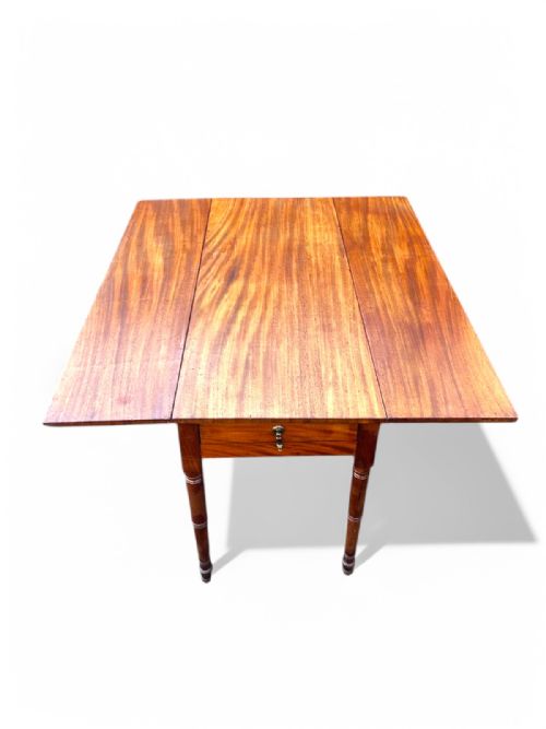 ANTIQUE VICTORIAN MAHOGANY DROP LEAF PEMBROKE TABLE C1880 - ADDITIONAL PHOTO 6