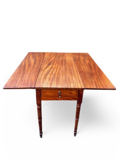 ANTIQUE VICTORIAN MAHOGANY DROP LEAF PEMBROKE TABLE C1880 - ADDITIONAL PHOTO 7