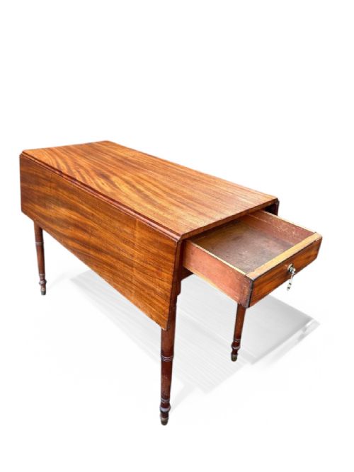 ANTIQUE VICTORIAN MAHOGANY DROP LEAF PEMBROKE TABLE C1880 - ADDITIONAL PHOTO 10