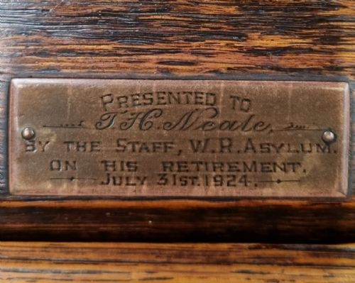 ANTIQUE OAK BUREAU PRESENTATION DESK DATED 1920 - ADDITIONAL PHOTO 2