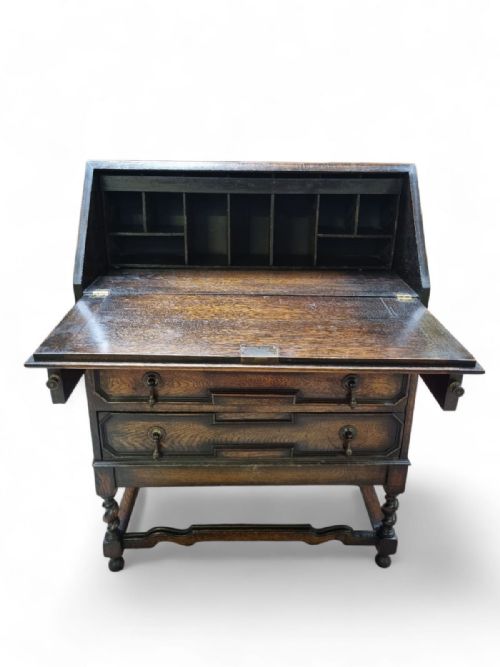 ANTIQUE OAK BUREAU PRESENTATION DESK DATED 1920 - ADDITIONAL PHOTO 5