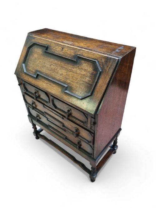 ANTIQUE OAK BUREAU PRESENTATION DESK DATED 1920 - ADDITIONAL PHOTO 7
