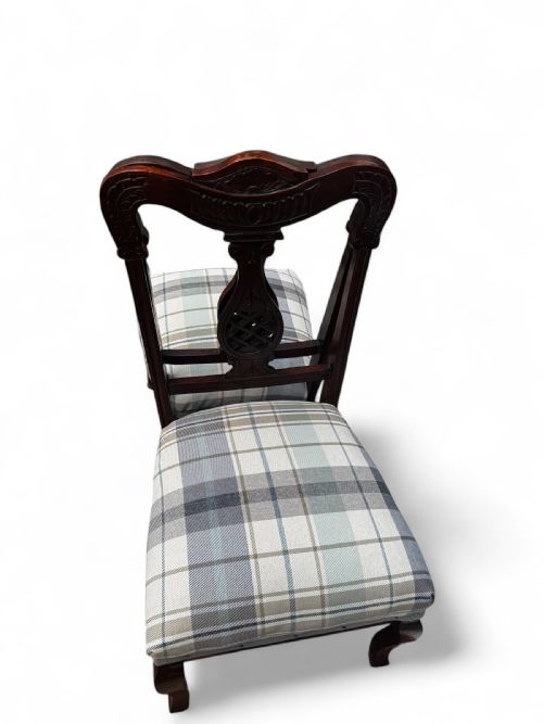 ANTIQUE VICTORIAN BEDROOM CHAIRS LEGS WITH CASTORS NEWLY UPHOLSTERED C1870 - ADDITIONAL PHOTO 3