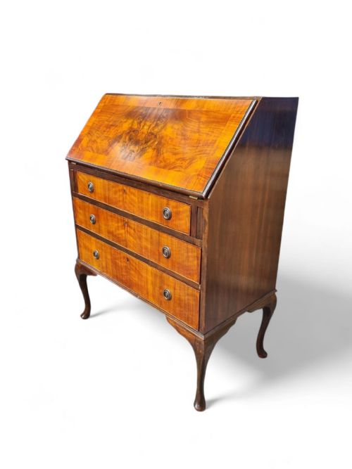 ANTIQUE WALNUT BUREAU QUEEN ANNE STYLE C1920 - ADDITIONAL PHOTO 3