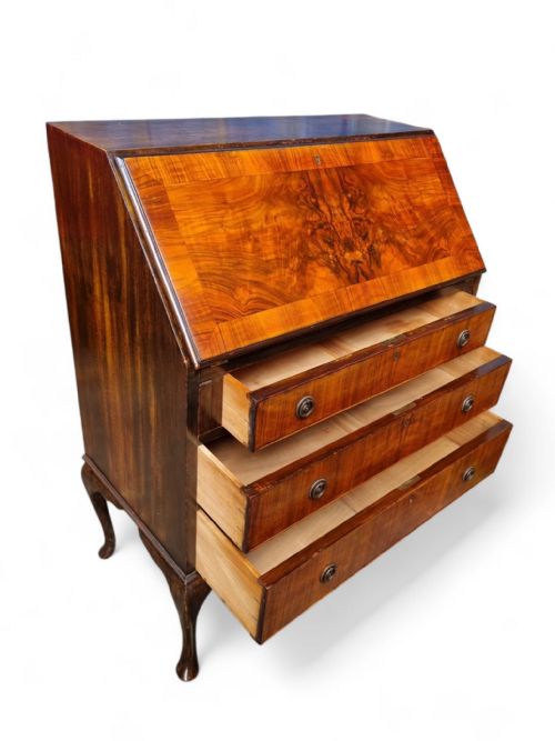 ANTIQUE WALNUT BUREAU QUEEN ANNE STYLE C1920 - ADDITIONAL PHOTO 6