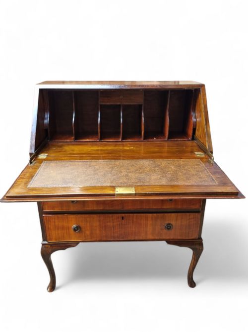 ANTIQUE WALNUT BUREAU QUEEN ANNE STYLE C1920 - ADDITIONAL PHOTO 7