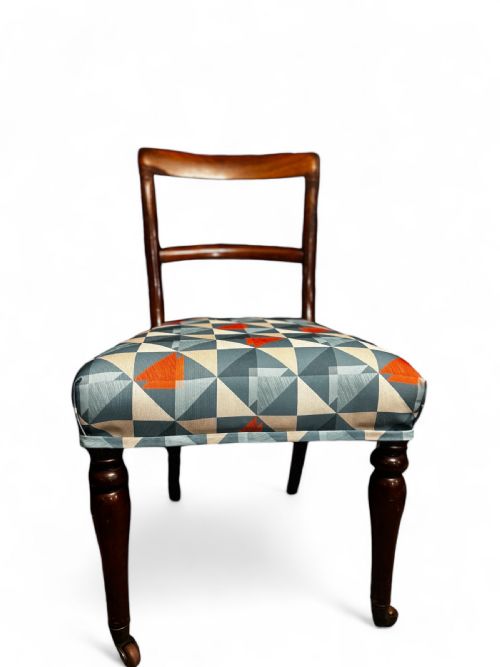 ANTIQUE VICTORIAN BEDROOM CHAIR TURNED FRONT LEGS WITH CASTORS NEW GEOMETRIC UPHOLSTERY C1860 - ADDITIONAL PHOTO 1
