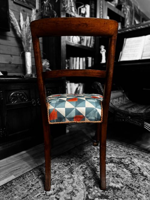 ANTIQUE VICTORIAN BEDROOM CHAIR TURNED FRONT LEGS WITH CASTORS NEW GEOMETRIC UPHOLSTERY C1860 - ADDITIONAL PHOTO 2