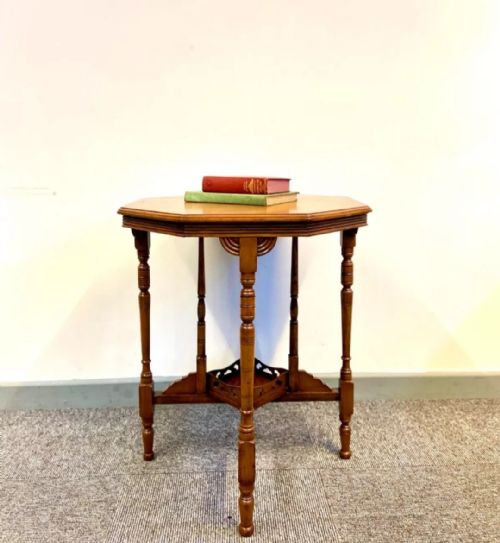 VINTAGE SIXSIDED OAK OCCASIONAL TABLE C1920 - ADDITIONAL PHOTO 2