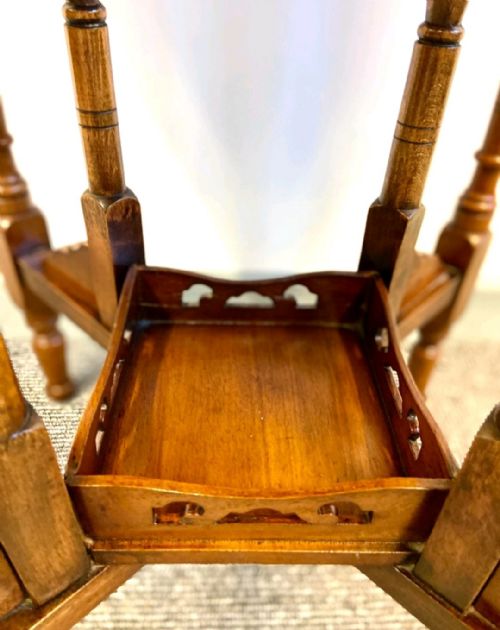 VINTAGE SIXSIDED OAK OCCASIONAL TABLE C1920 - ADDITIONAL PHOTO 5