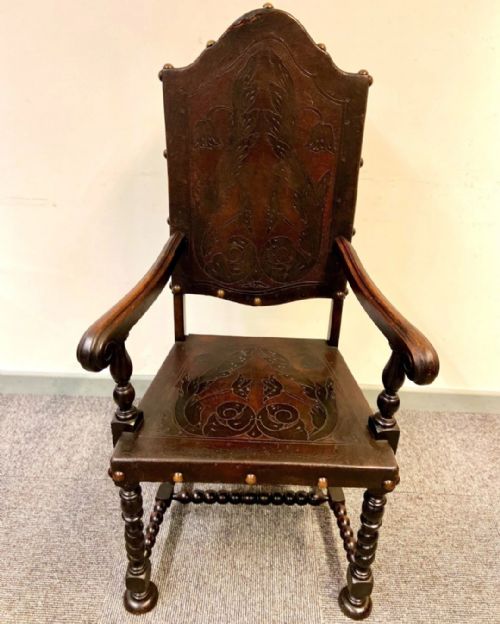 ANTIQUE CARVED OAK THRONE CHAIR LEATHER C1900S PANEL DETAILING - ADDITIONAL PHOTO 1
