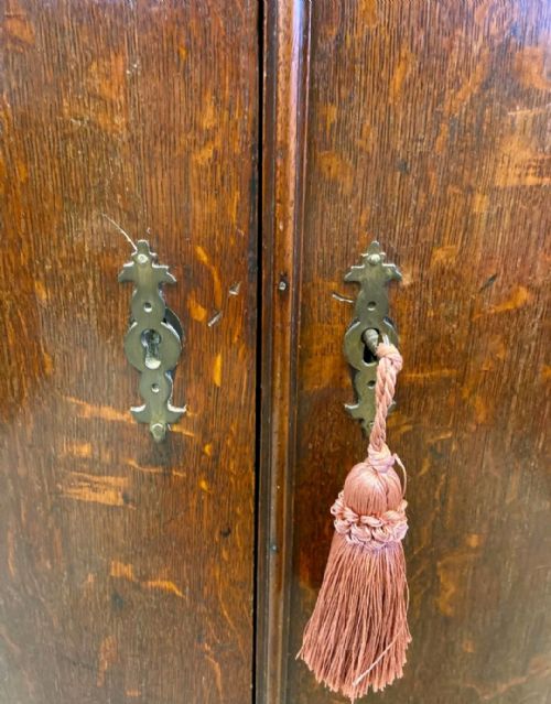 ANTIQUE GEORGIAN BOW FRONT CORNER CUPBOARD C1800 - ADDITIONAL PHOTO 6