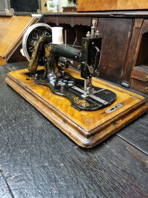 ANTIQUE DECORATIVE SEWING MACHINE C1900 - ADDITIONAL PHOTO 4