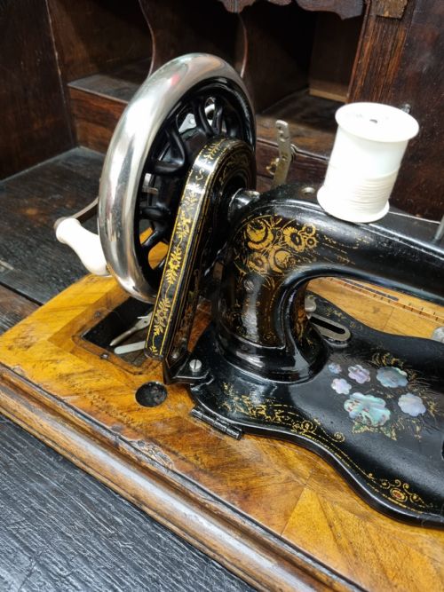 ANTIQUE DECORATIVE SEWING MACHINE C1900 - ADDITIONAL PHOTO 5