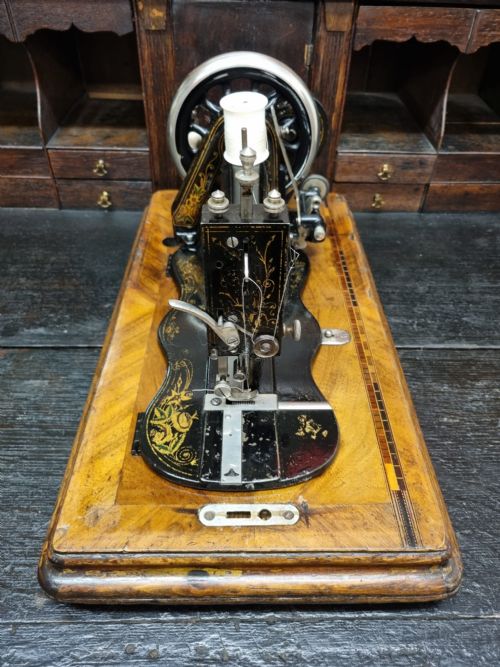ANTIQUE DECORATIVE SEWING MACHINE C1900 - ADDITIONAL PHOTO 8