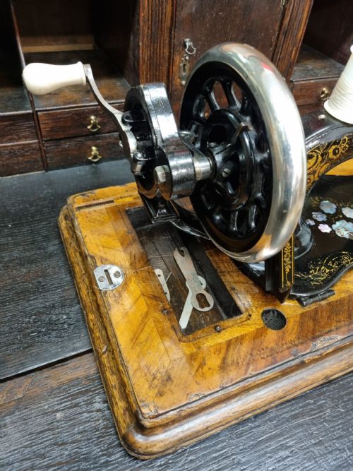 ANTIQUE DECORATIVE SEWING MACHINE C1900 - ADDITIONAL PHOTO 10