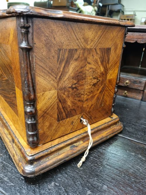 ANTIQUE DECORATIVE SEWING MACHINE C1900 - ADDITIONAL PHOTO 12