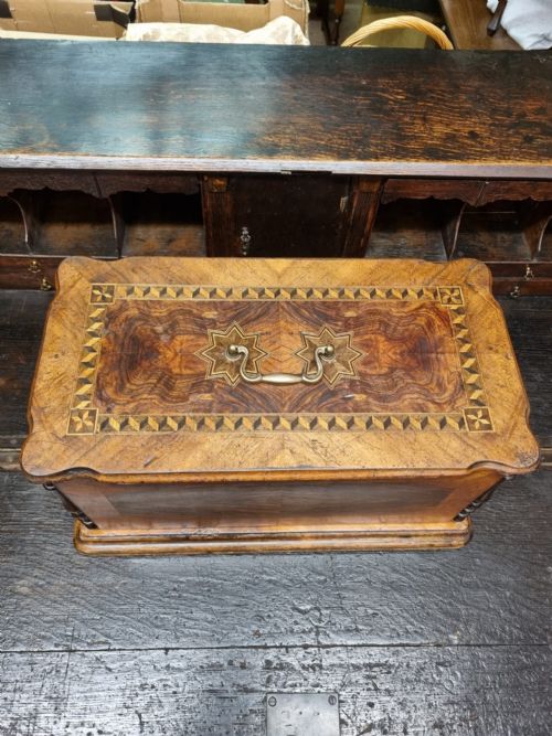 ANTIQUE DECORATIVE SEWING MACHINE C1900 - ADDITIONAL PHOTO 14