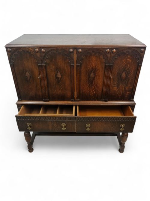 ANTIQUE LARGE OAK SIDEBOARD C1920 - ADDITIONAL PHOTO 2