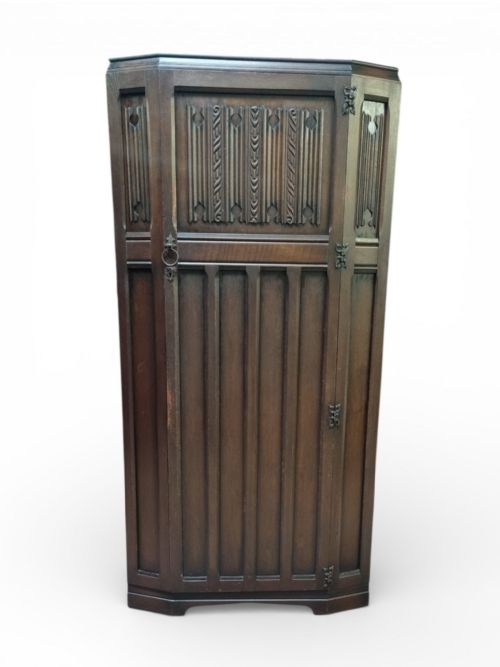 ANTIQUE GOTHIC REVIVAL GENTLEMANS WARDROBE C1930 - ADDITIONAL PHOTO 6