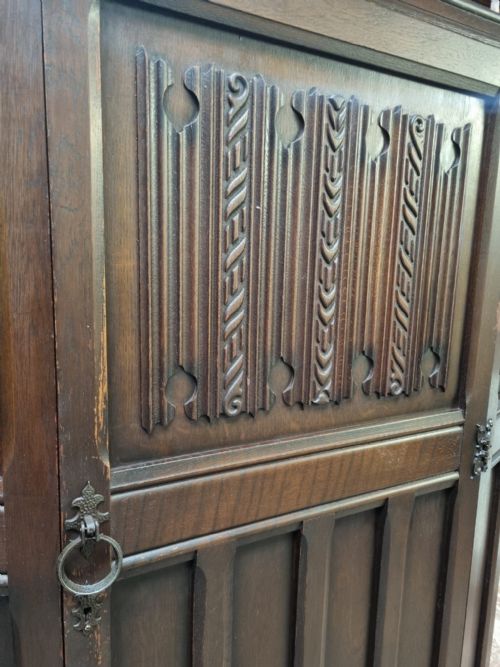 ANTIQUE GOTHIC REVIVAL GENTLEMANS WARDROBE C1930 - ADDITIONAL PHOTO 8