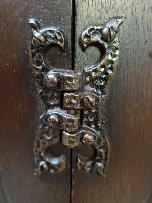 ANTIQUE GOTHIC REVIVAL GENTLEMANS WARDROBE C1930 - ADDITIONAL PHOTO 10