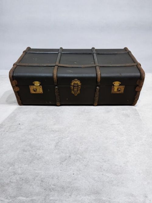 VINTAGE BLACK TRAVEL TRUNK ORIGINAL HARDWARE C1920 - ADDITIONAL PHOTO 6