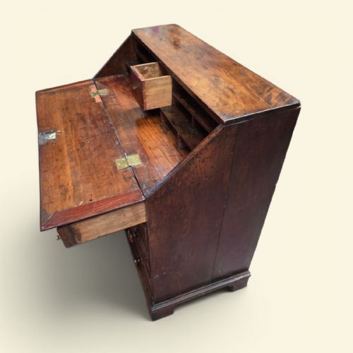 ANTIQUE VICTORIAN STYLE OAK BUREAU DESK C1860 - ADDITIONAL PHOTO 6