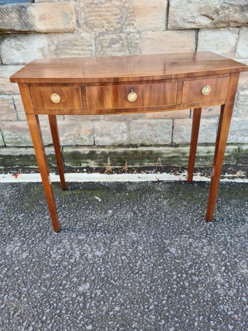 A Neat Georgian 3 Drawer Mahogany Side /Hall Table
