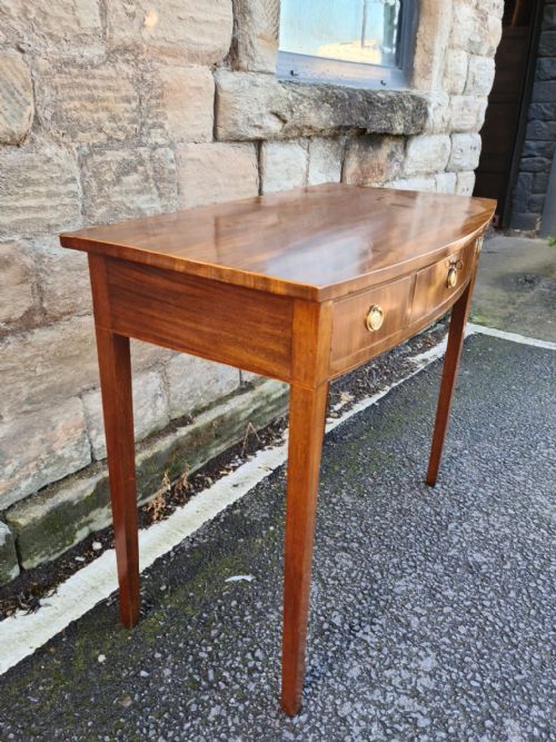 fig 1. A NEAT GEORGIAN 3 DRAWER MAHOGANY SIDE /HALL TABLE