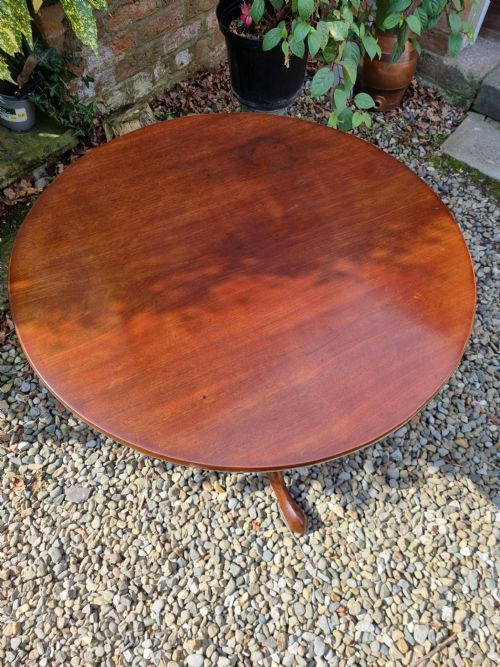 A GEORGIAN MAHOGANY TRIPOD TABLE WITH A ONE PIECE TOP - ADDITIONAL PHOTO 6