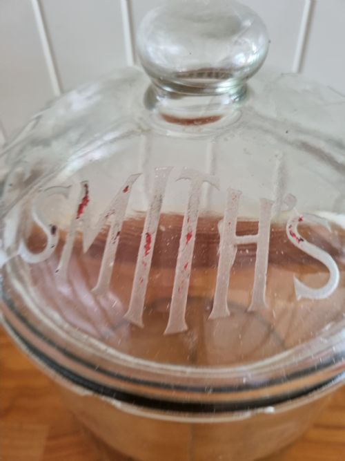 fig 1. A LARGE SMITHS CRISPS SHOP RETAIL JAR