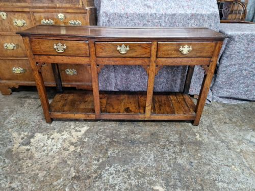 fig 1. SMALL 18THC OAK POTBOARD DRESSER BASE ORIGINAL THROUGHOUT