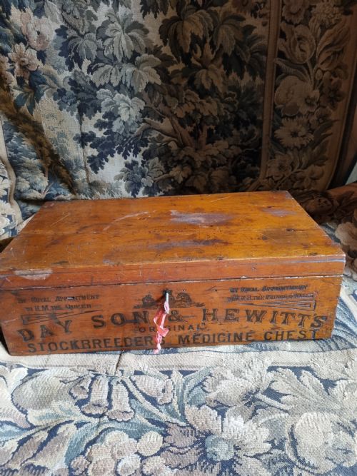Early 20thc  Advertising Vets Medicine Chest