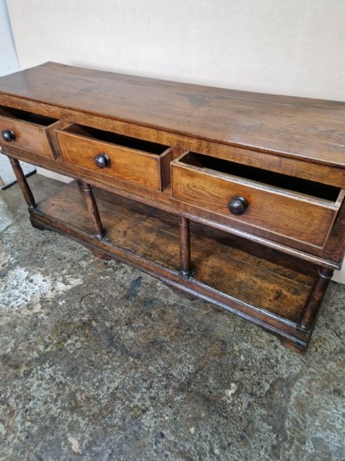 fig 1. A SMALL E 19TH C OAK SOUTH WALES POTBOARD DRESSER BASE.
