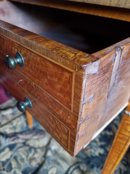 fig 2. SUPERB GEORGIAN SATINWOOD SIDE TABLE WITH DRAWER