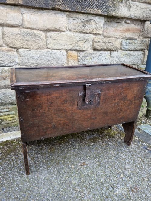 Small Mid 17thc Oak Panelled Lid Arrow Box/coffer