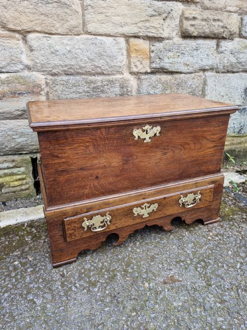 A Good 18thc Welsh Oak Small Coffor Bach  S.wales