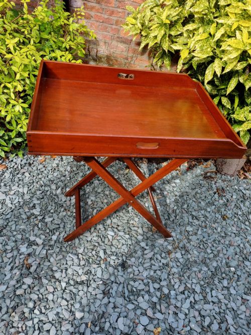 fig 1. A LARGE 19THC MAHOGANY