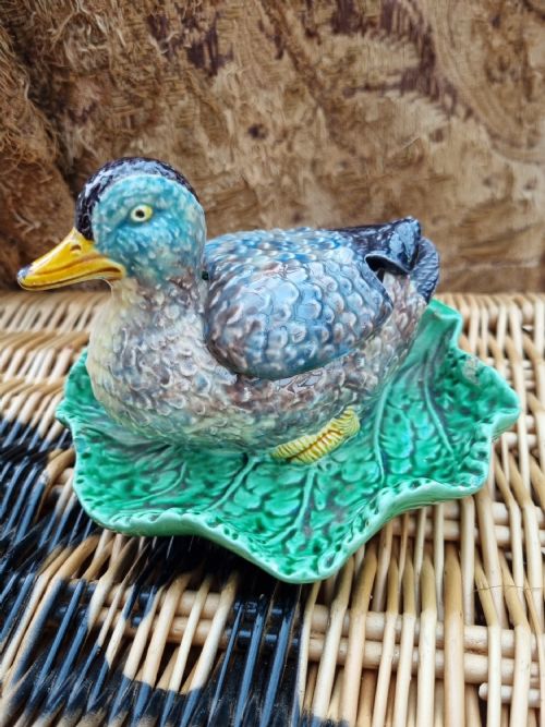 Tiny One Egg 19thc Majolica "Duck on Nest" Holder.